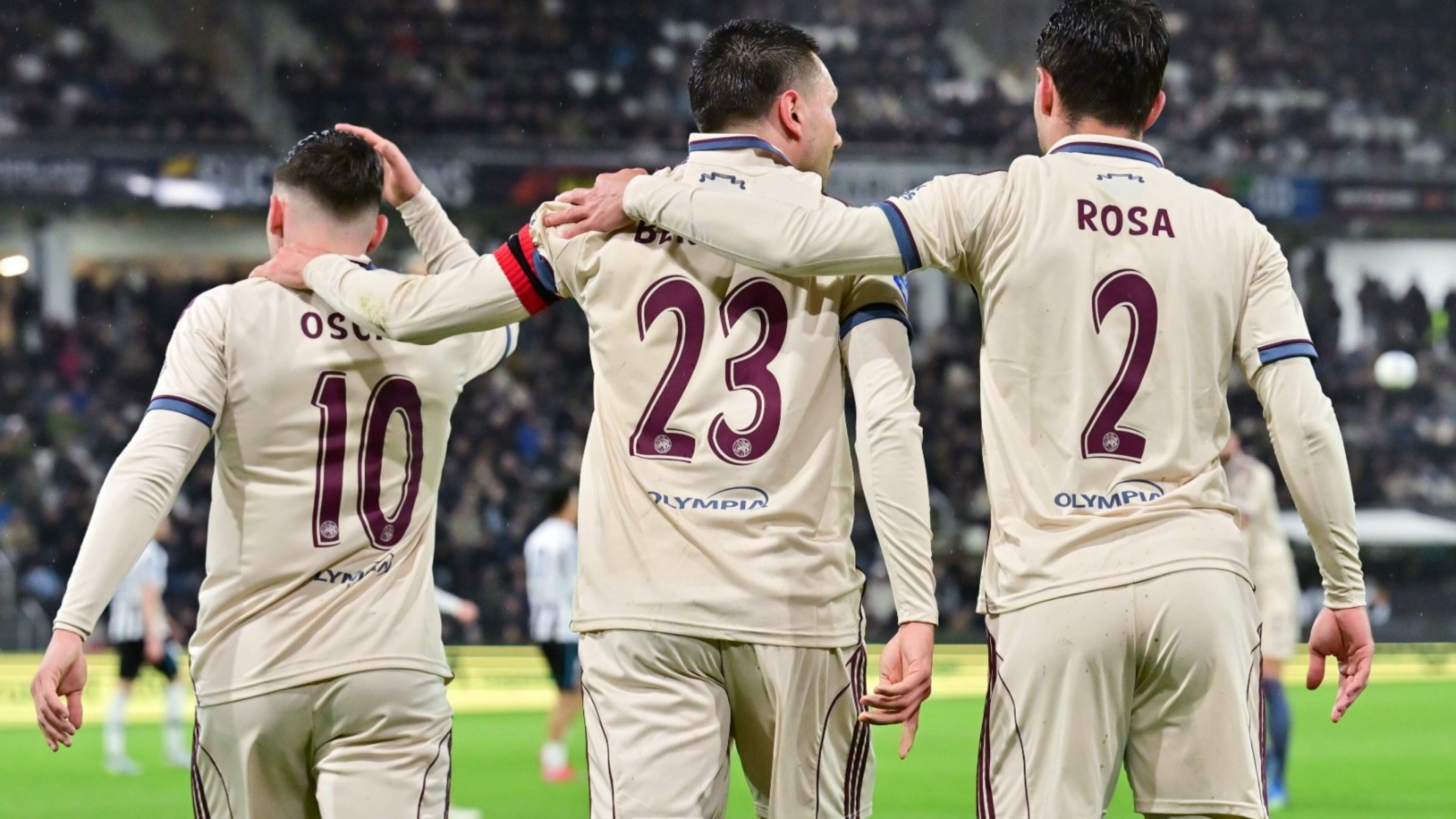 LIVE Eredivisie: Ajax heeft in eerste helft totaal geen last van onmachtig Heracles Almelo